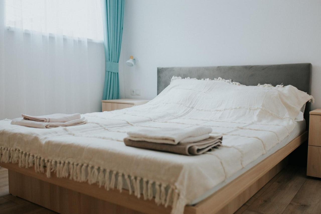 Regim Hotelier Lotusul Verde Oradea Exterior photo